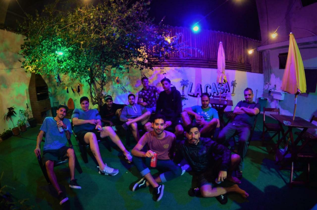 La Casa Hostel Арраял-ду-Кабу Экстерьер фото