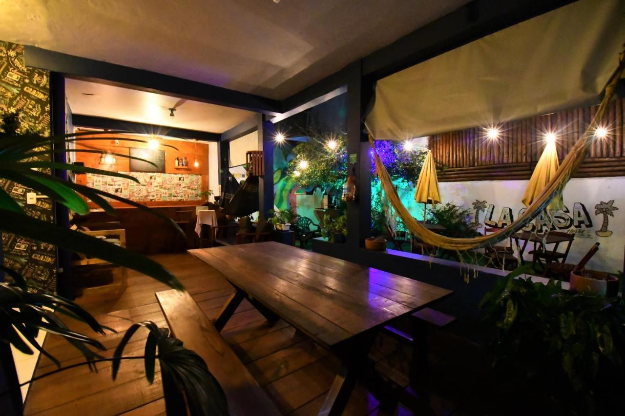La Casa Hostel Арраял-ду-Кабу Экстерьер фото